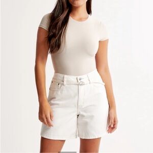 Abercrombie & Fitch the loose short high rise curve love